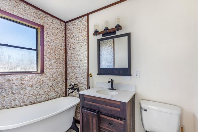 61 S Hilltop Street, Point Blank, TX 77364