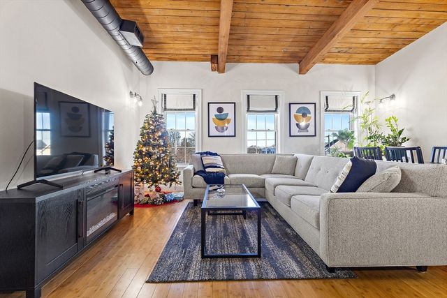 110 Pleasant St 401, Marlborough, MA 01752