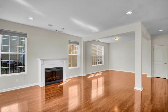 2542 Middle View Drive, Columbus, IN 47201