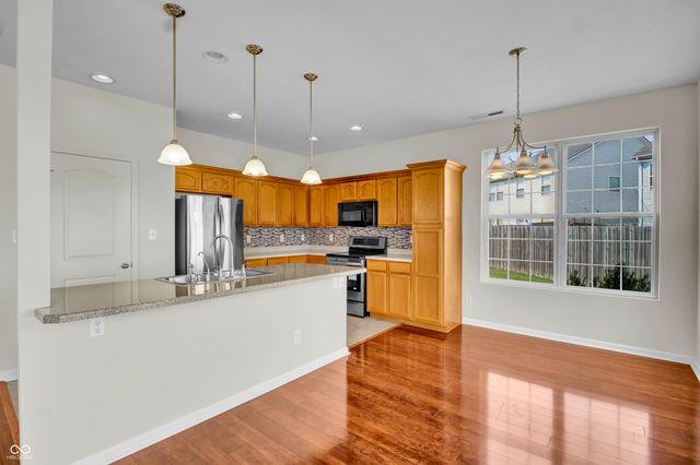 2542 Middle View Drive, Columbus, IN 47201