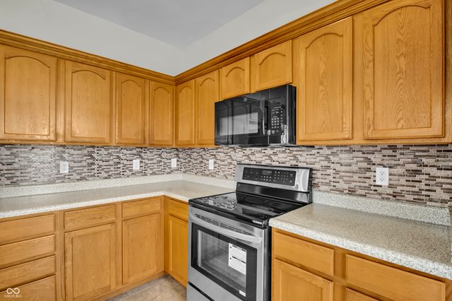 2542 Middle View Drive, Columbus, IN 47201