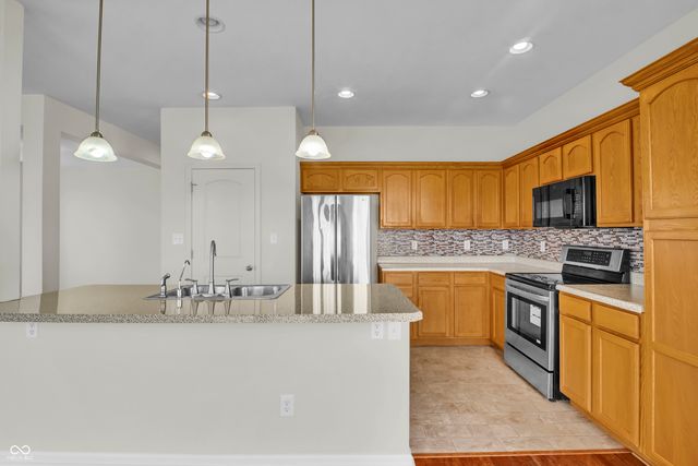 2542 Middle View Drive, Columbus, IN 47201