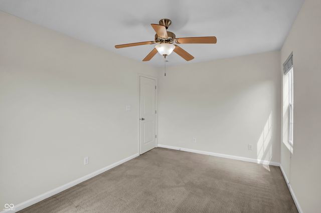 2542 Middle View Drive, Columbus, IN 47201