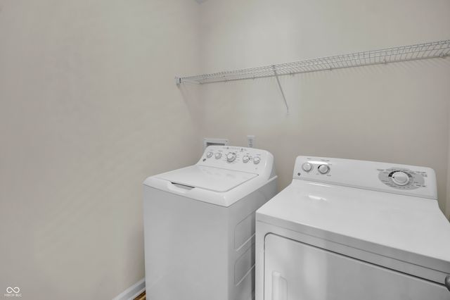 2542 Middle View Drive, Columbus, IN 47201