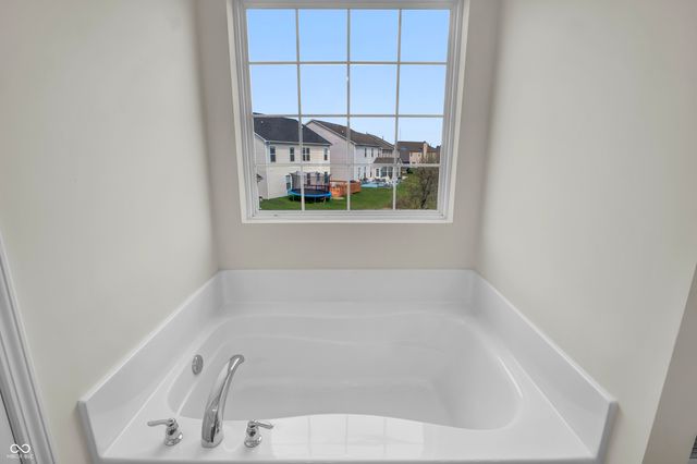 2542 Middle View Drive, Columbus, IN 47201