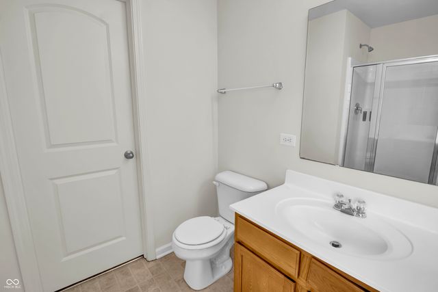 2542 Middle View Drive, Columbus, IN 47201