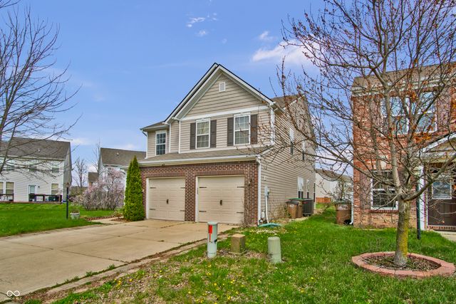 2542 Middle View Drive, Columbus, IN 47201