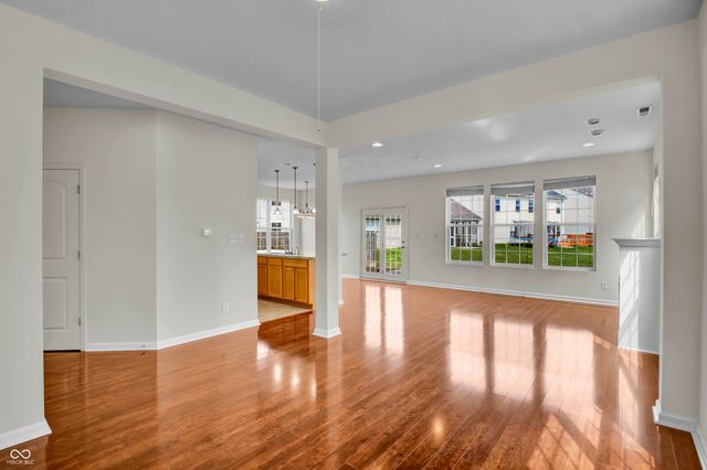 2542 Middle View Drive, Columbus, IN 47201