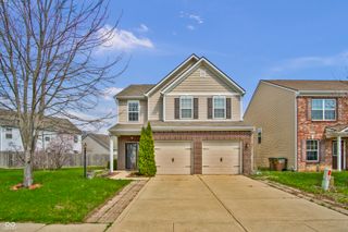 2542 Middle View Drive, Columbus, IN 47201