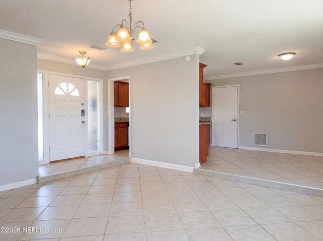 2807 SACK Drive W, Jacksonville, FL 32216