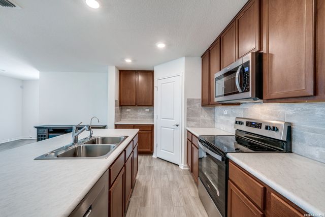 10526 Salitrillo Bnd, Converse, TX 78109