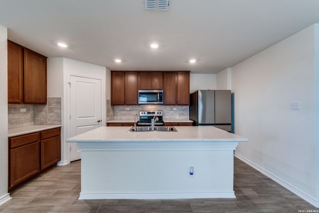 10526 Salitrillo Bnd, Converse, TX 78109