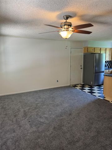 405 Lynch ST, Smithville, TX 78957