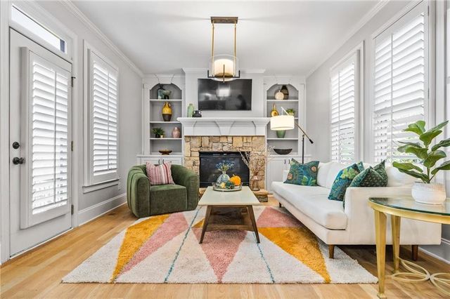 4526 Meadowland Way, Flowery Branch, GA 30542