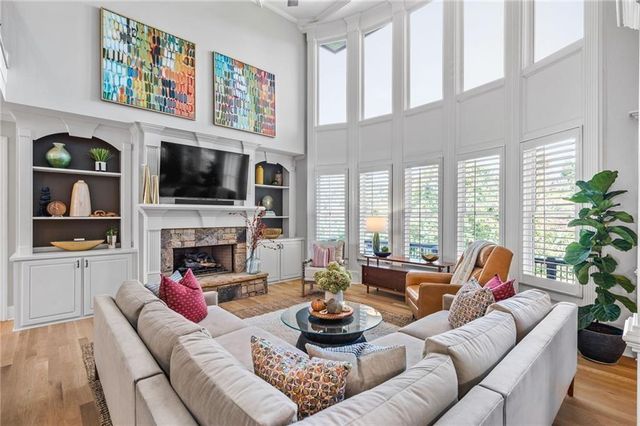 4526 Meadowland Way, Flowery Branch, GA 30542