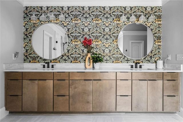 4526 Meadowland Way, Flowery Branch, GA 30542