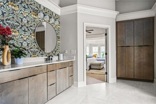 4526 Meadowland Way, Flowery Branch, GA 30542