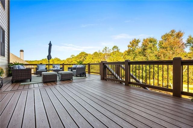 4526 Meadowland Way, Flowery Branch, GA 30542