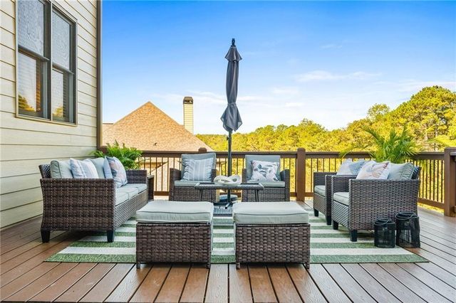 4526 Meadowland Way, Flowery Branch, GA 30542