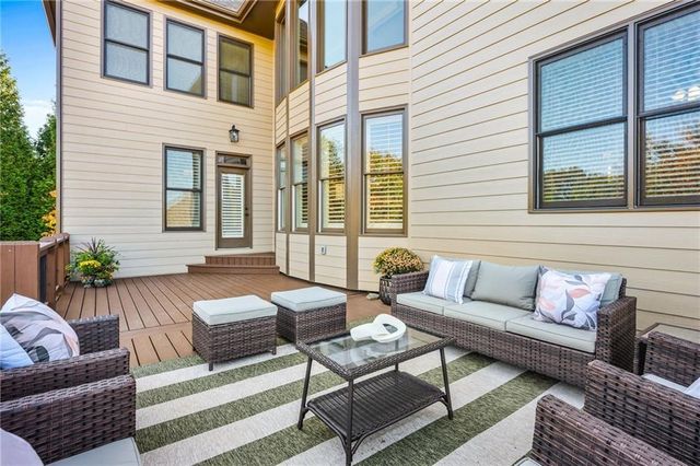 4526 Meadowland Way, Flowery Branch, GA 30542