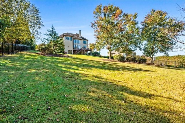 4526 Meadowland Way, Flowery Branch, GA 30542