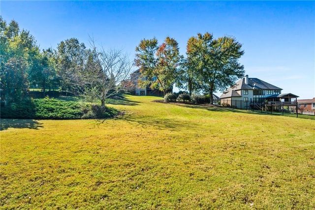 4526 Meadowland Way, Flowery Branch, GA 30542