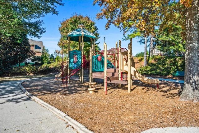 4526 Meadowland Way, Flowery Branch, GA 30542