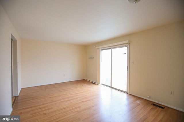 9002 CONTINENTAL PL, Landover, MD 20785