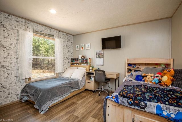 275 Beaver Creek Road, Mayodan, NC 27027