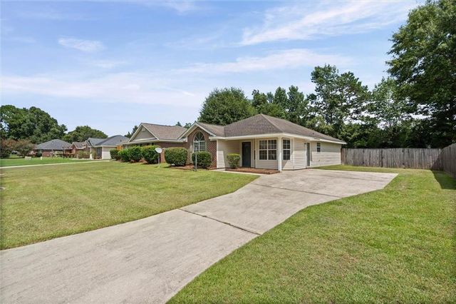 1802 Woodmont Drive, Semmes, AL 36575