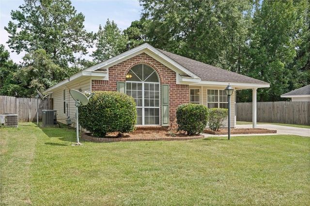 1802 Woodmont Drive, Semmes, AL 36575
