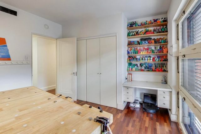 5551 S University Avenue 3, Chicago, IL 60637