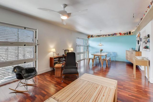 5551 S University Avenue 3, Chicago, IL 60637