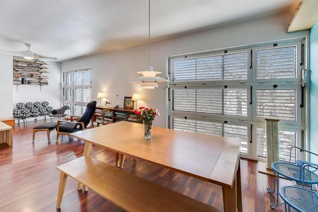 5551 S University Avenue 3, Chicago, IL 60637