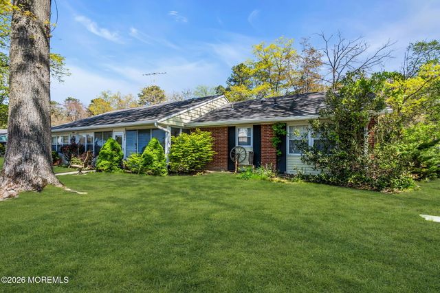 717B Buckingham Drive, Lakewood, NJ 08701