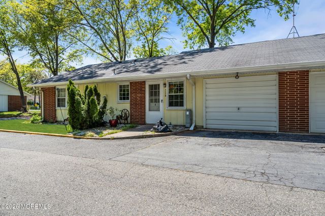 717B Buckingham Drive, Lakewood, NJ 08701