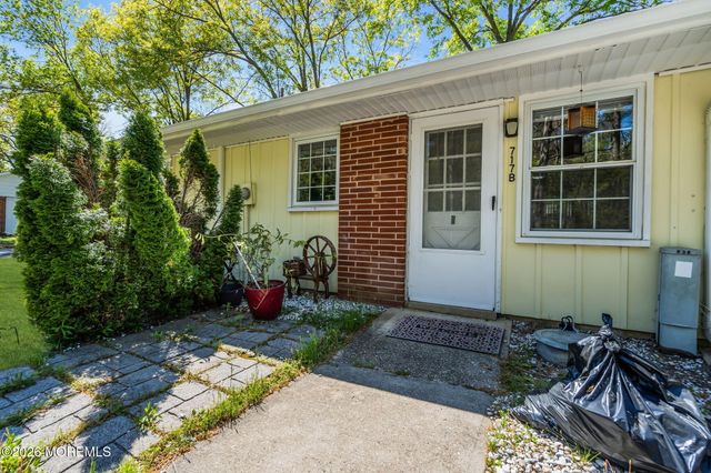 717B Buckingham Drive, Lakewood, NJ 08701