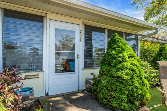 717B Buckingham Drive, Lakewood, NJ 08701