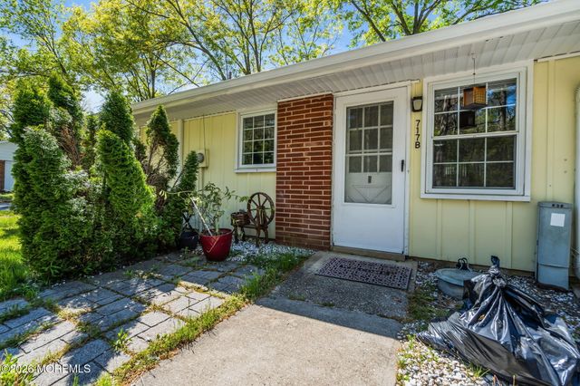 717B Buckingham Drive, Lakewood, NJ 08701