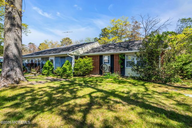 717B Buckingham Drive, Lakewood, NJ 08701