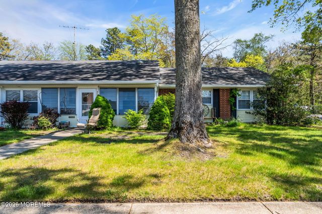 717B Buckingham Drive, Lakewood, NJ 08701