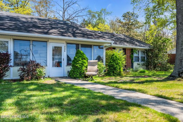 717B Buckingham Drive, Lakewood, NJ 08701