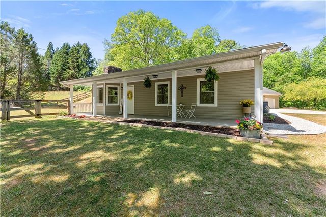 176 Moss Road, Dawsonville, GA 30534