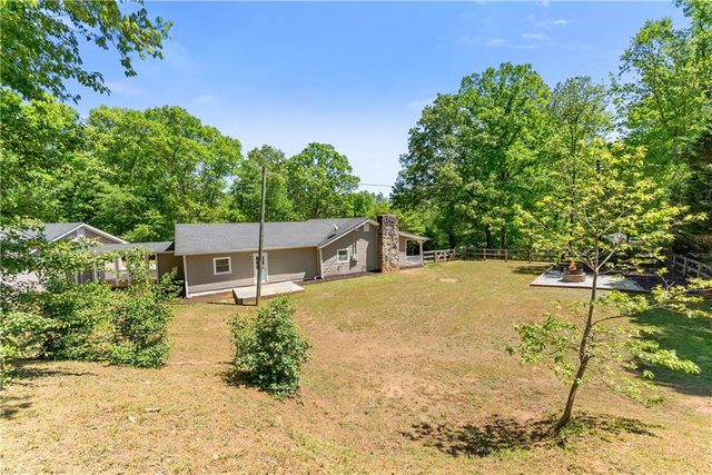 176 Moss Road, Dawsonville, GA 30534