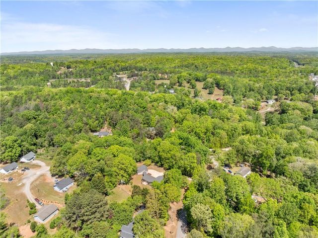 176 Moss Road, Dawsonville, GA 30534