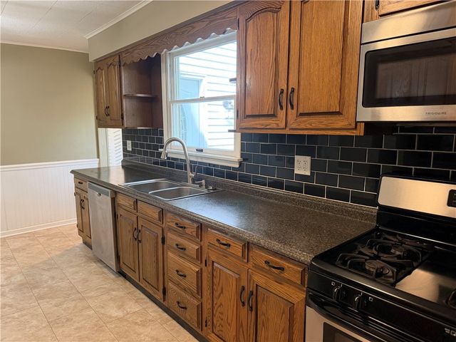 2322 W Belmont Ave, Canton Twp, PA 15301
