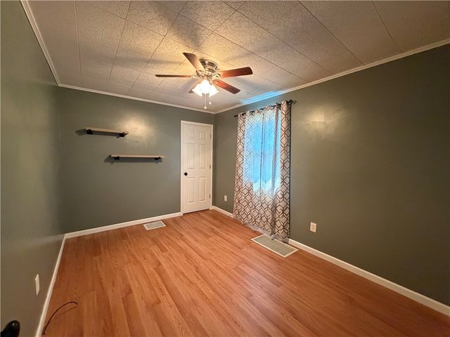 2322 W Belmont Ave, Canton Twp, PA 15301