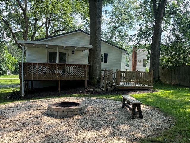 2322 W Belmont Ave, Canton Twp, PA 15301