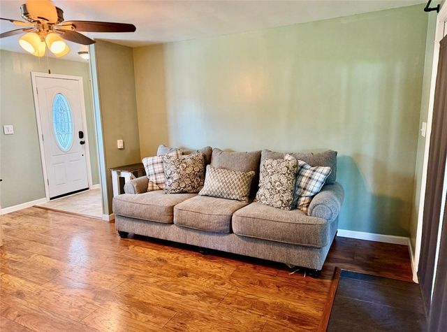 2322 W Belmont Ave, Canton Twp, PA 15301
