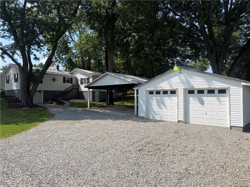2322 W Belmont Ave, Canton Twp, PA 15301